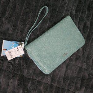 2 Roxy Wristlets